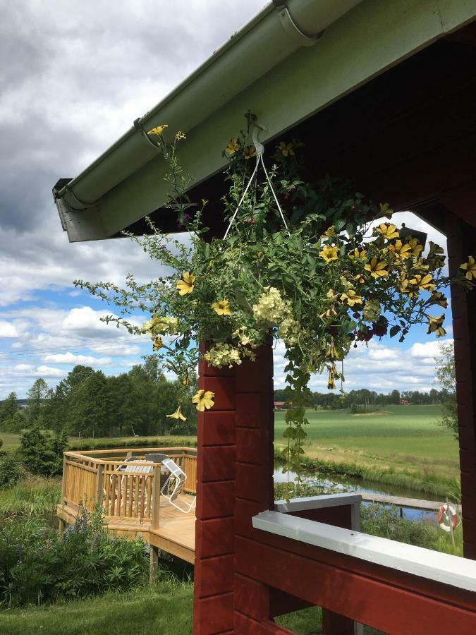 Valla Stuga Kristinehamn Buitenkant foto